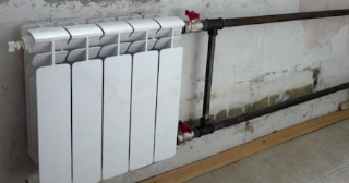Установка биметаллических радиаторов отопления в квартире в Апшеронске - от 2063 руб.